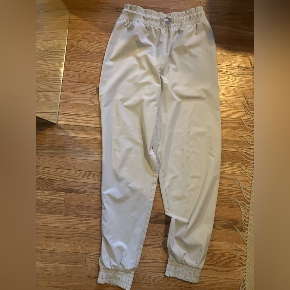 Asics women’s Off-White Jogger Pants